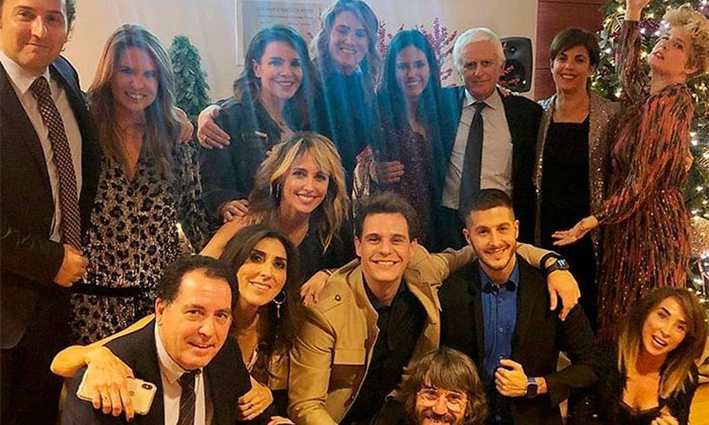 Toñi Moreno celebra junto a sus compañeros la última Navidad antes de ser madre