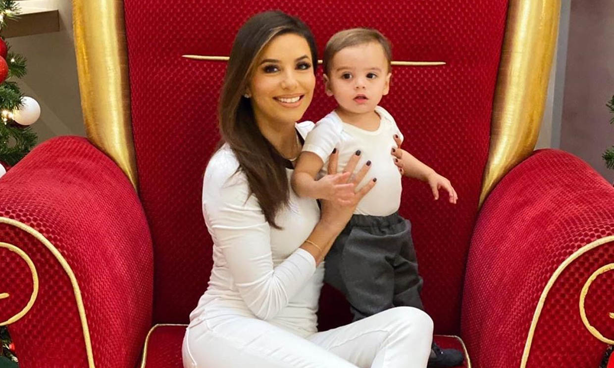 El alocado baile navideño de Eva Longoria y su hijo Santiago  