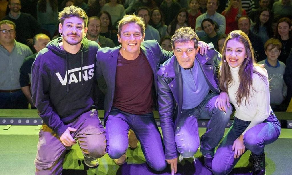 Así ha sorprendido Antonio Banderas a Ana Guerra y Cepeda sobre el escenario