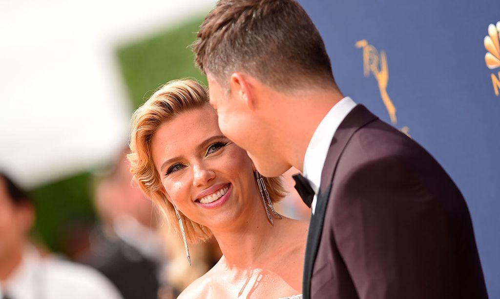 Scarlett Johansson se declara en directo a su prometido