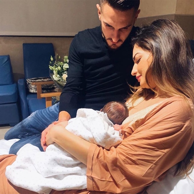La primera foto de Koke y Beatriz Espejel con Leo, su hijo recién nacido