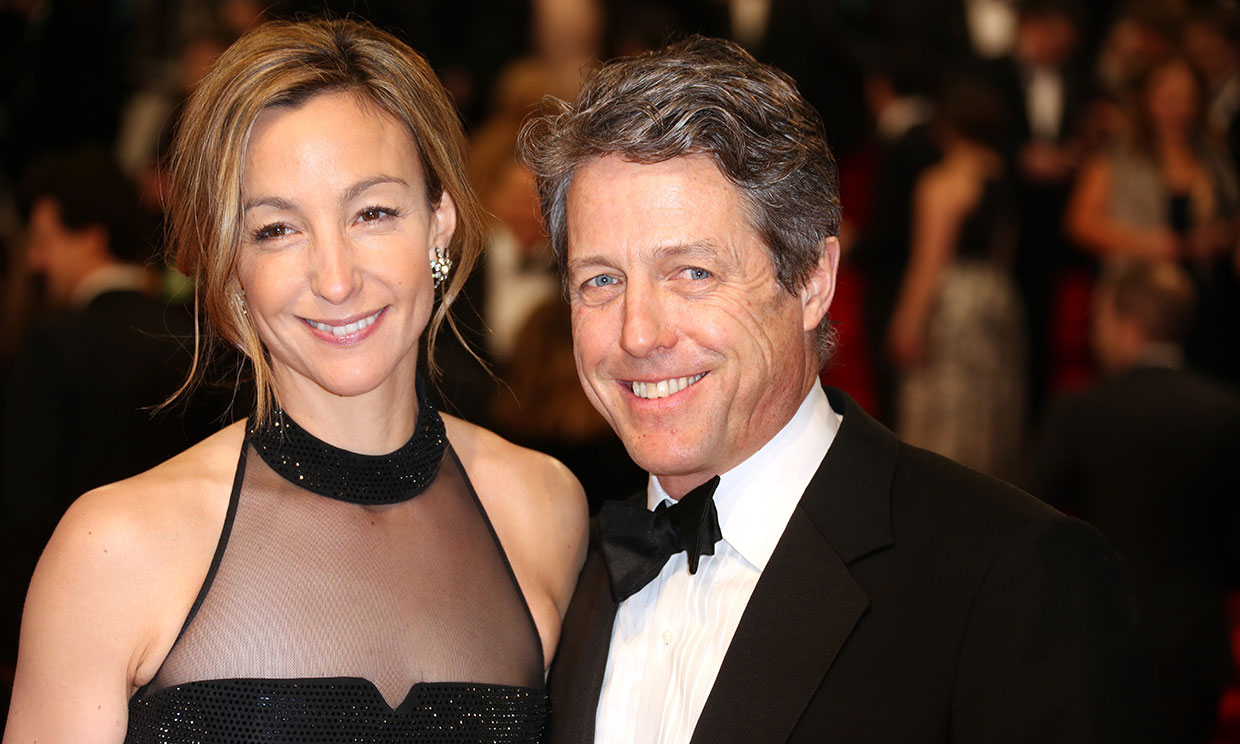 Hugh Grant y Anna Eberstein