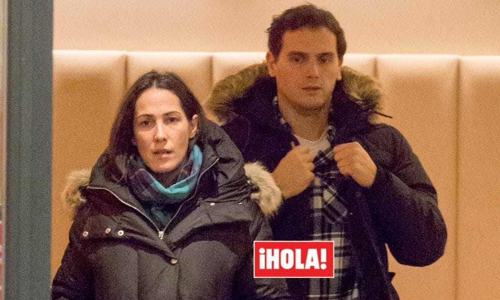 En ¡HOLA!: Malú y Albert Rivera, primeras imágenes tras confirmar que van a ser padres