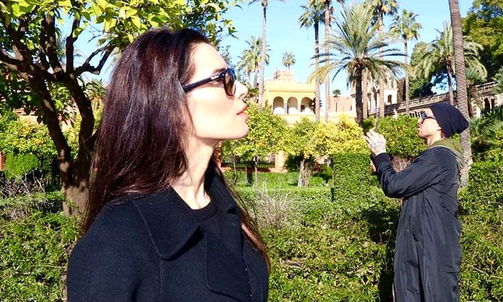 ¡Con un guía de excepción! Pilar Rubio, una intrépida turista en la tierra de Sergio Ramos