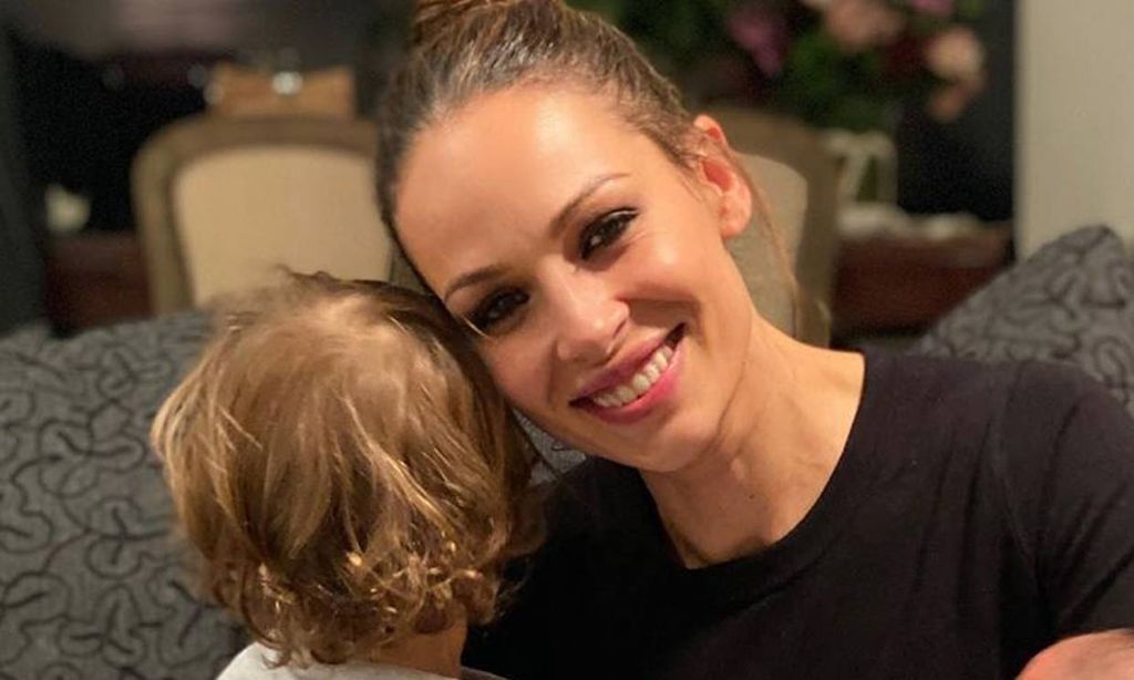 El hijo de Eva González y Cayetano Rivera, un pequeño tigre 'rugiendo' al 2020