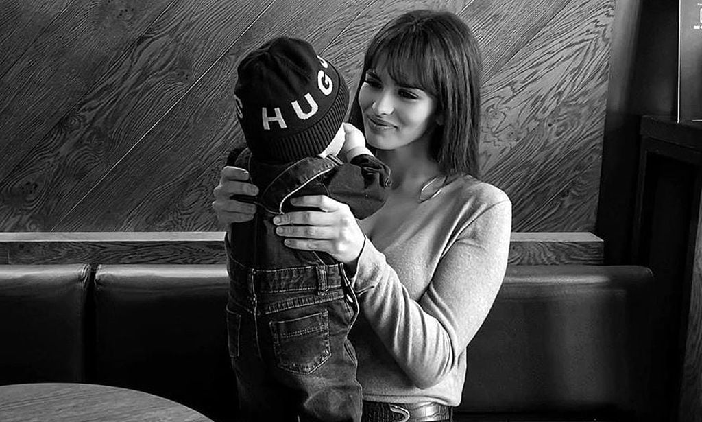 Sara Sálamo celebra medio año de 'luz' con el pequeño Theo