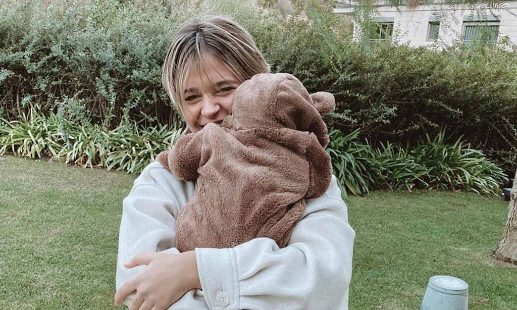Laura Escanes se derrite con la risa contagiosa de su hija Roma