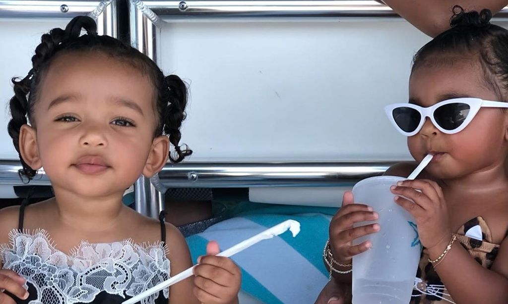 Ternura y diversión en el 'súper' con Chicago y True, las hijas de Kim y Khloé Kardashian