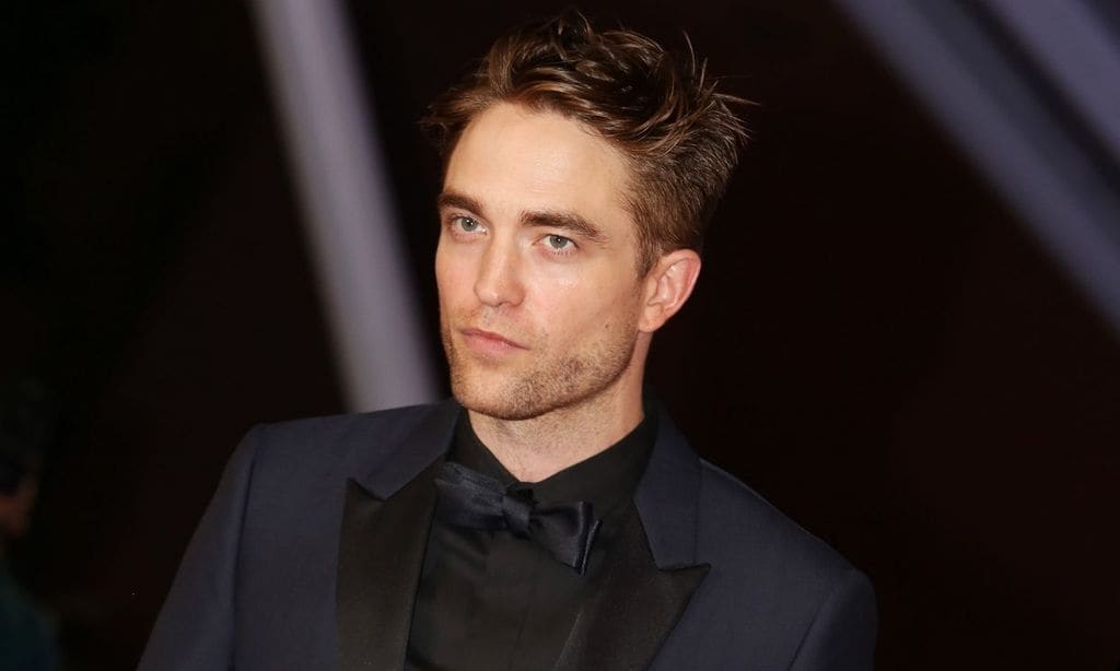 Robert Pattinson, Suki Watterhouse y un sospechoso anillo. ¿Boda a la vista?