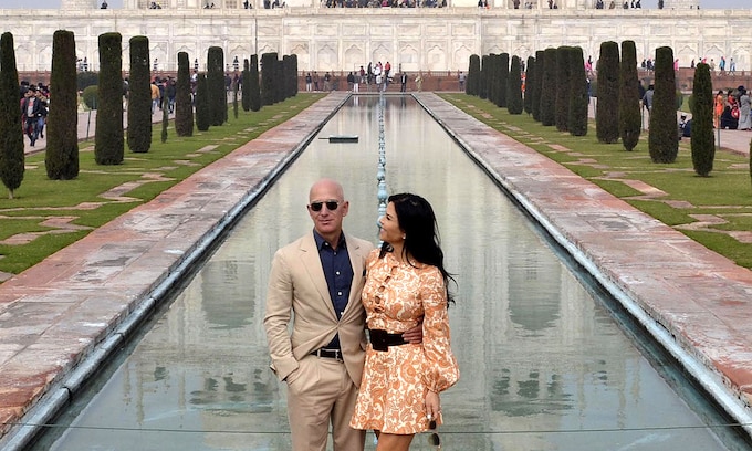 Jeff Bezos revoluciona la India con Lauren Sanchez