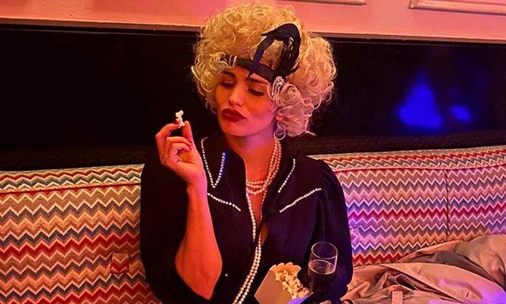 ¡Vuelta a los felices 20! Sara Sálamo se traslada al cabaret en su gran fiesta de cumpleaños