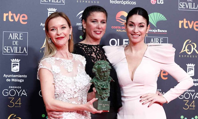 Emocionadas, las tres hijas de Pepa Flores recogieron su Goya de Honor 