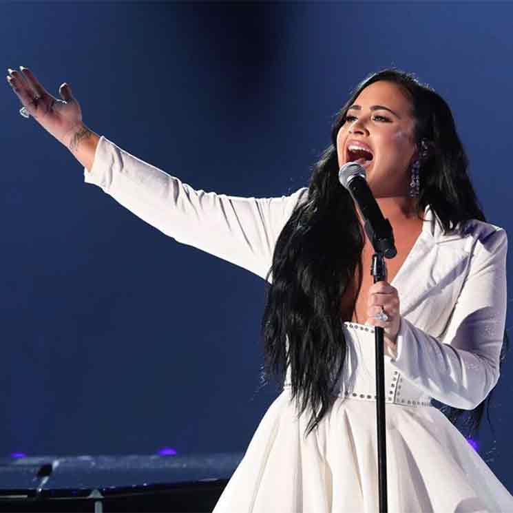 Demi Lovato regresa a los escenarios cantando el tema que compuso antes de su grave problema de salud 