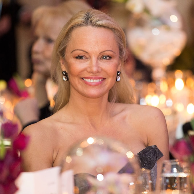 Pamela Anderson se separa de Jon Peters doce días después de casarse