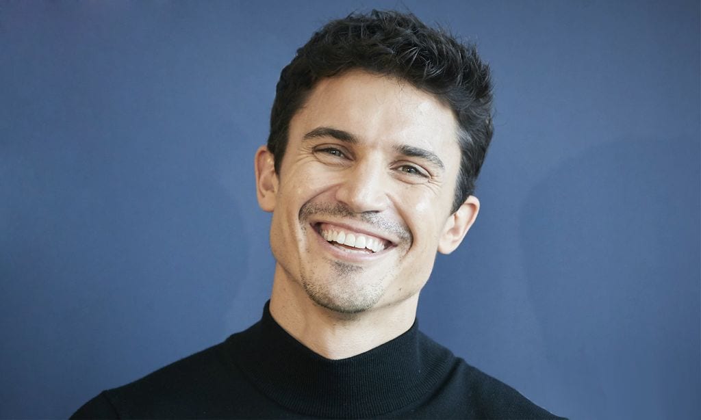 Álex González 'pide perdón' a su novia por su nuevo look