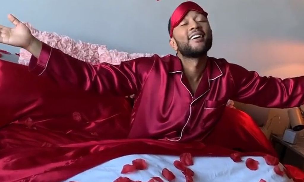 '¡Es la hora!' John Legend da la bienvenida a San Valentín al estilo Mariah Carey