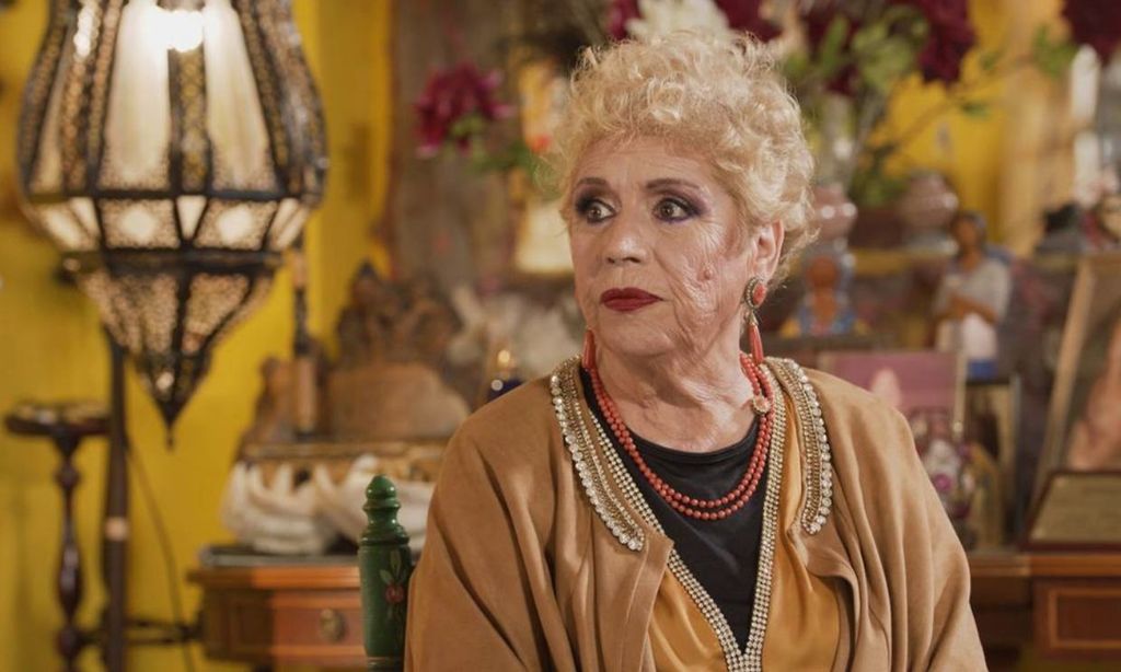 María Jiménez esquiva las penas bailando en su 'fiesta de la resurrección'