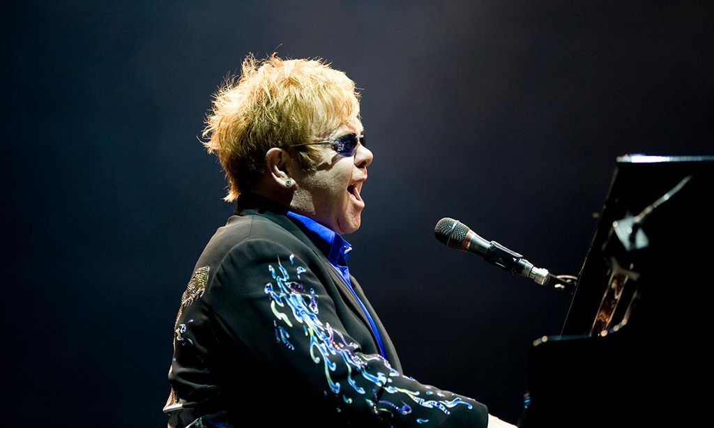 Elton John y su gira final, 'en jaque' por culpa de una neumonía