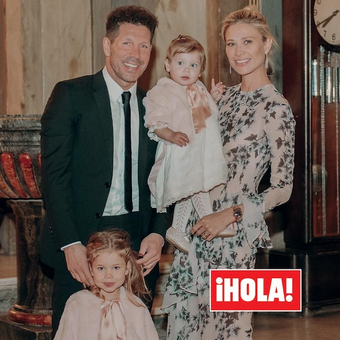 Excepcional reportaje en ¡HOLA!: el bautizo de Valentina, la hija de Carla Pereyra y Diego Simeone