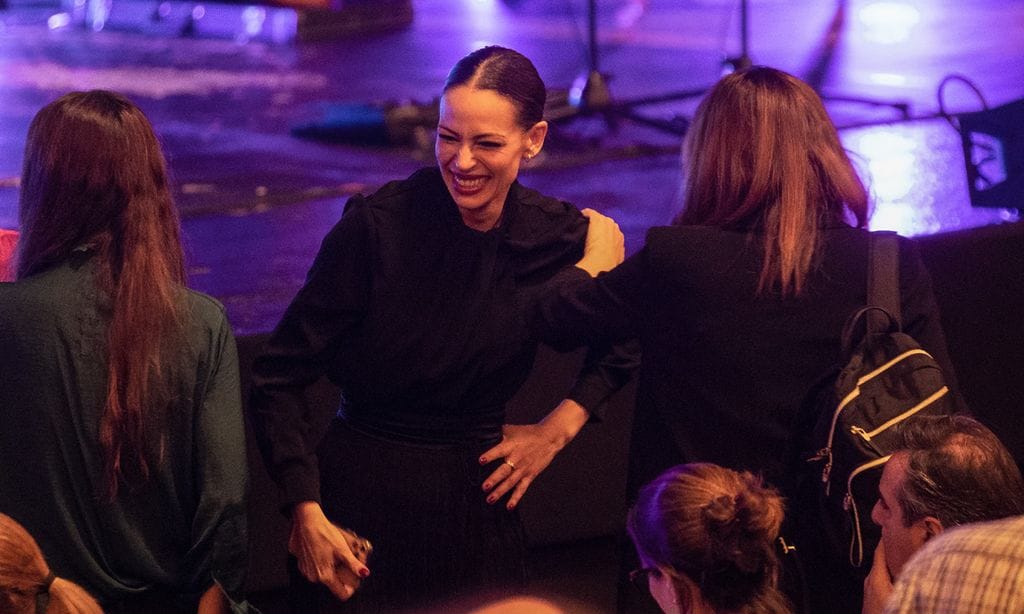 Eva González irradia felicidad en el concierto de su gran amiga Vanesa Martín