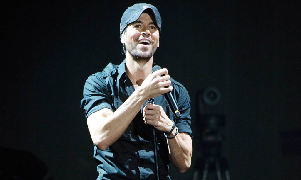 Enrique Iglesias 'vuelve a la carretera' tras ser padre por tercera vez, ¿dónde se encuentra?