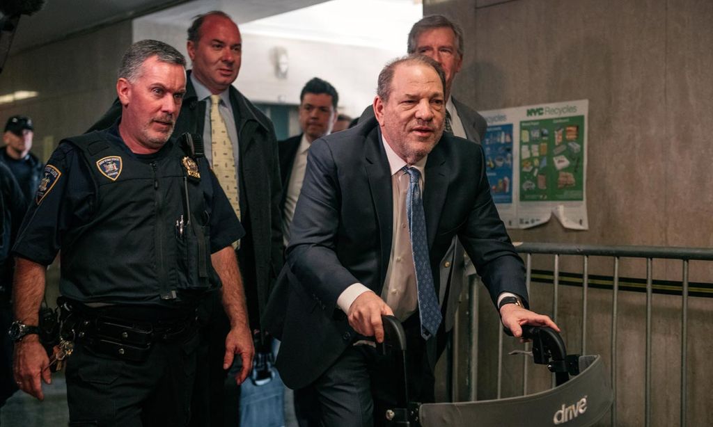 Harvey Weinstein pasa la noche en el hospital tras su condena y las reacciones no se hacen esperar