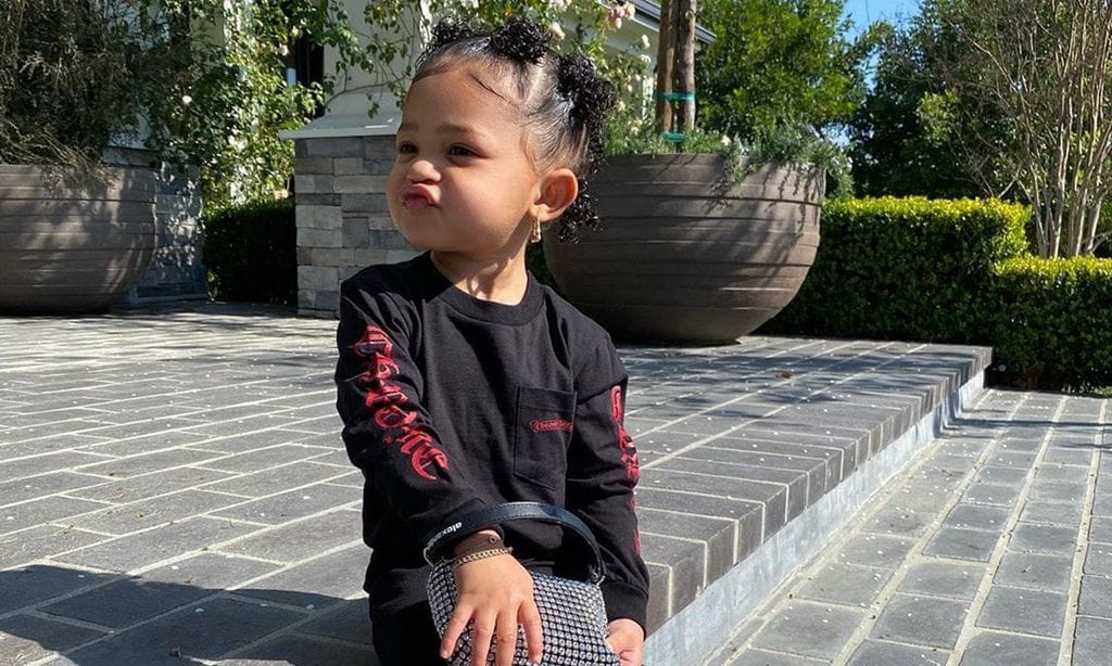 ¡De tal palo, tal astilla! Las poses que Stormi ha aprendido de su madre, Kylie Jenner