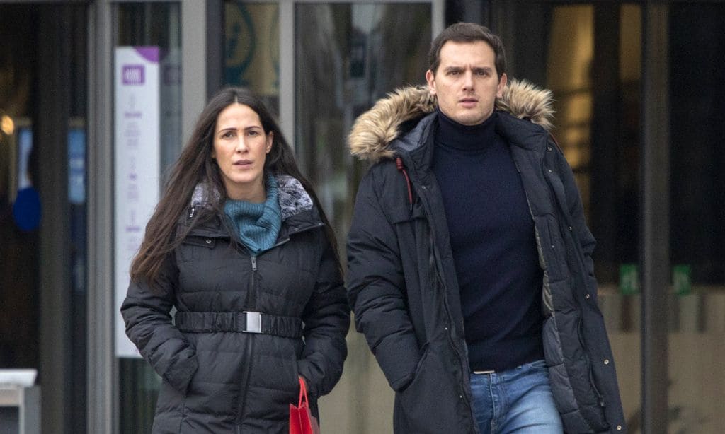 Las últimas imágenes juntos de Malú y Albert Rivera: día de compras en buena compañía