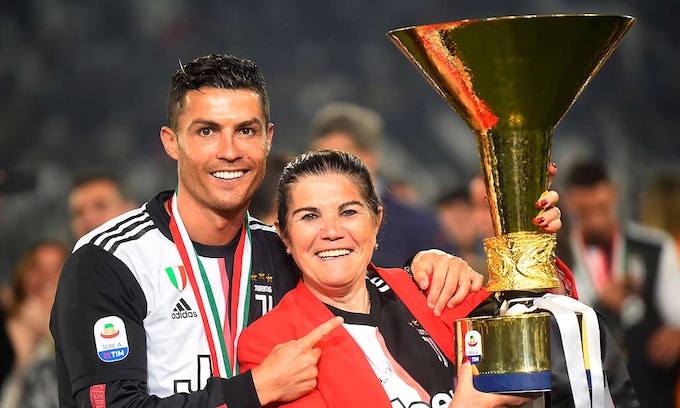 Cristiano Ronaldo junto a su madre, Dolores Aveiro