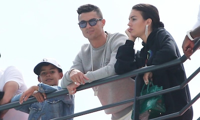 Cristiano Ronaldo viaja con Georgina a Portugal para estar junto a su madre hospitalizada
