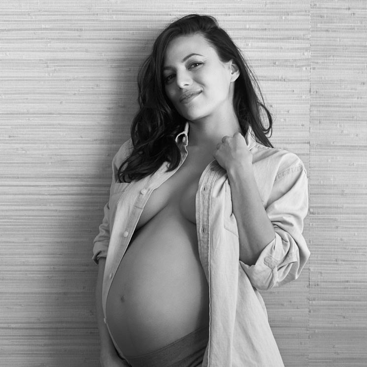 Entrevistamos a Elisa Mouliáa en la cuenta atrás para ser mamá por primera vez