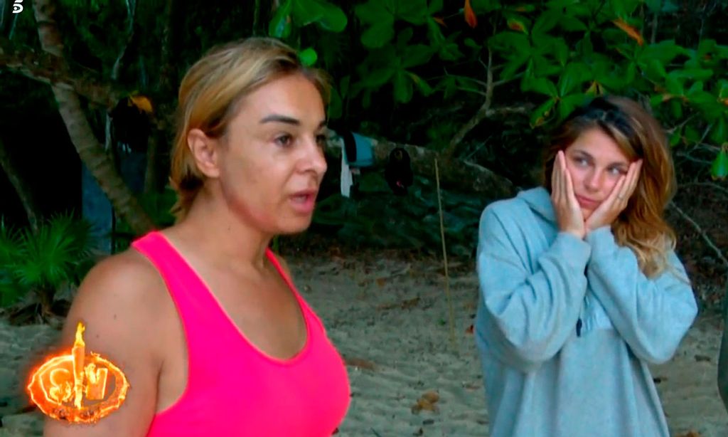 Ana María Aldón vuelve a sorprender a sus compañeros con un nuevo 'traspiés'