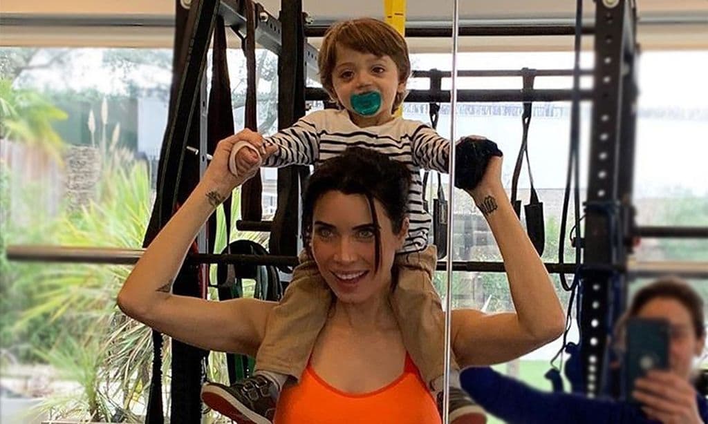 Así imitan los hijos de Pilar Rubio y Sergio Ramos los entrenamientos de papá