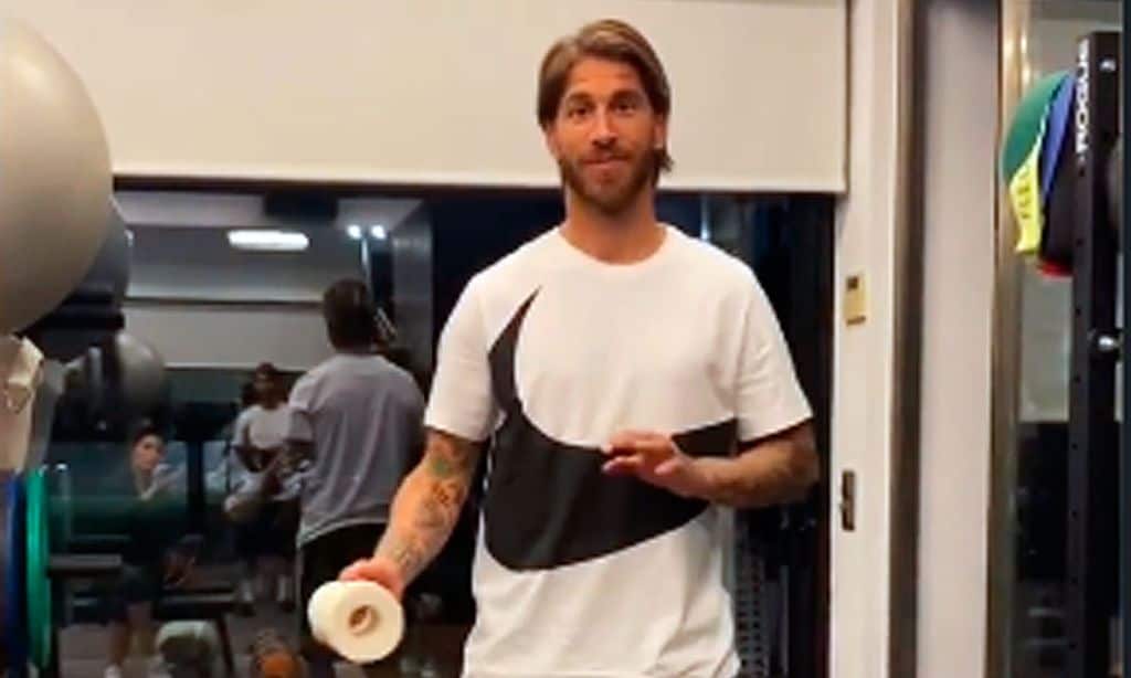 El nuevo reto que arrasa entre los futbolistas ¡con rollos de papel higiénico!