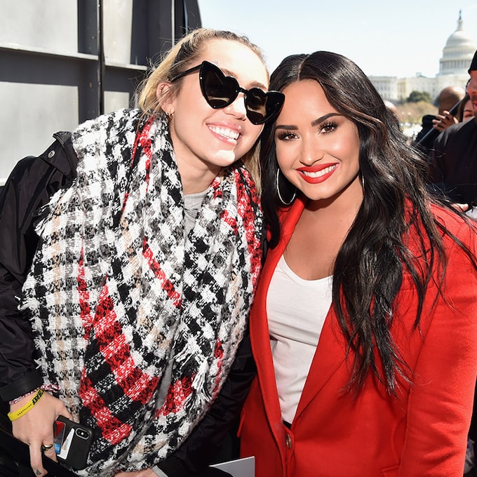 Miley Cyrus y Demi Lovato, unidas por el confinamiento, hablan sobre los baches de su amistad