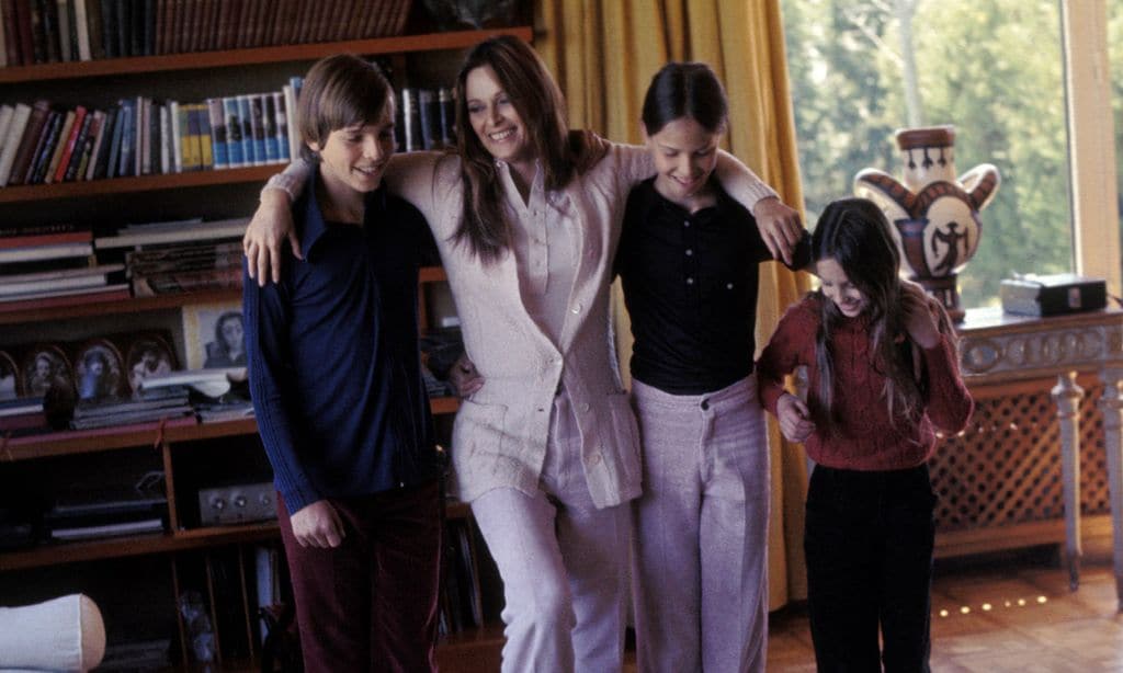 Lucía Bosé con sus hijos