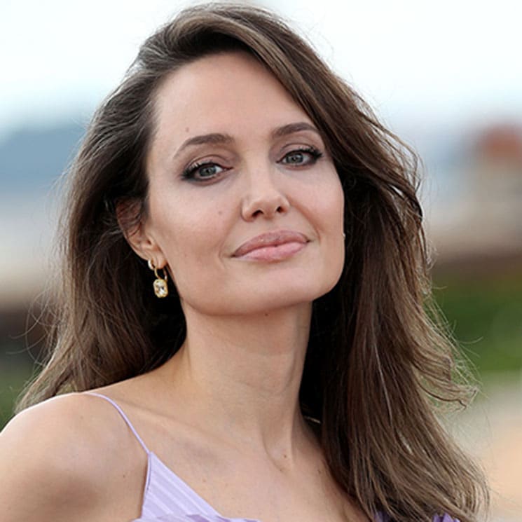 Tras la operación de sus hijas, Angelina Jolie vuelve al frente y dona un millón para combatir la pandemia