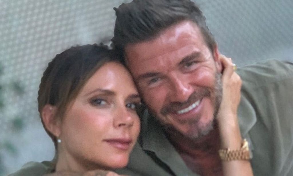 David y Victoria Beckham, separados de su hijo Brooklyn, 'atrapado' en Estados Unidos