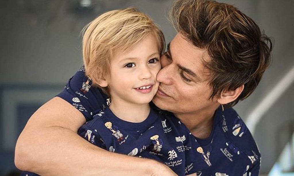 ¡Igual que papá! Carlos Baute y sus hijos enamoran con su último juego