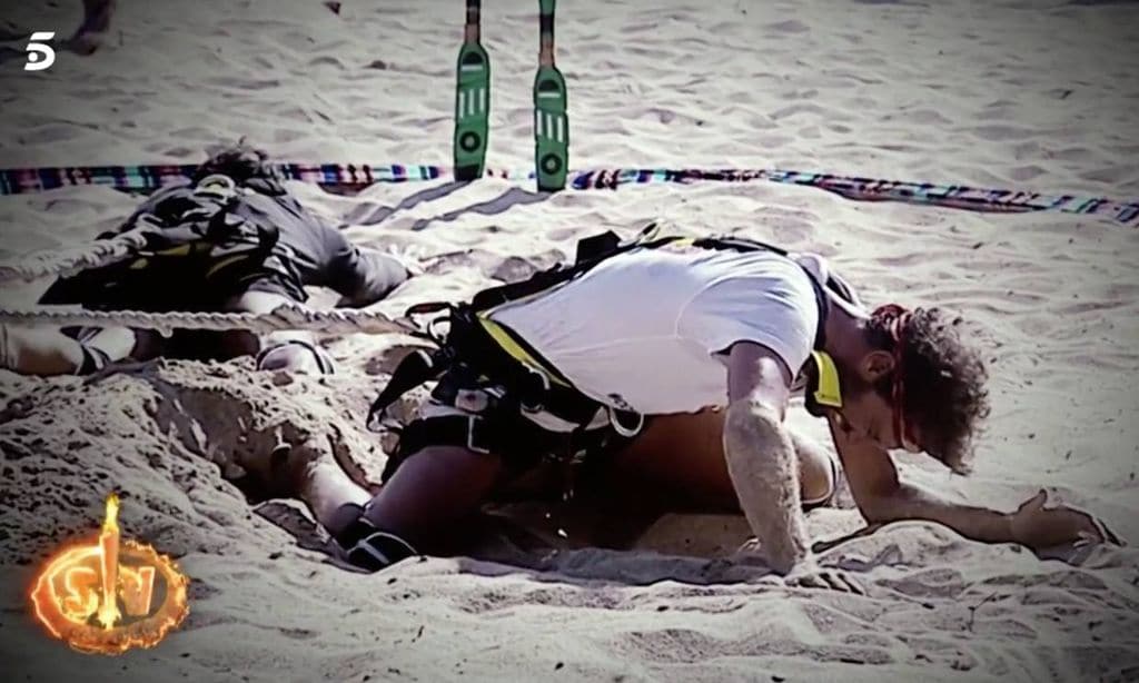 Antonio Pavón, desalojado de la playa por motivos de salud