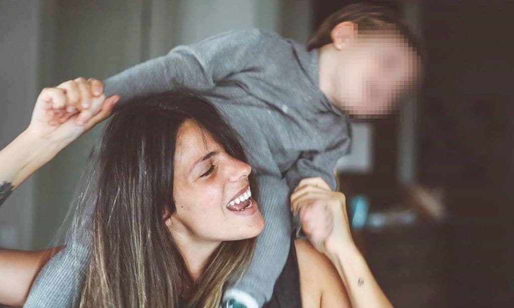Las 'buenas noches' de Laura M. Flores con Benji Aparicio y su hijo