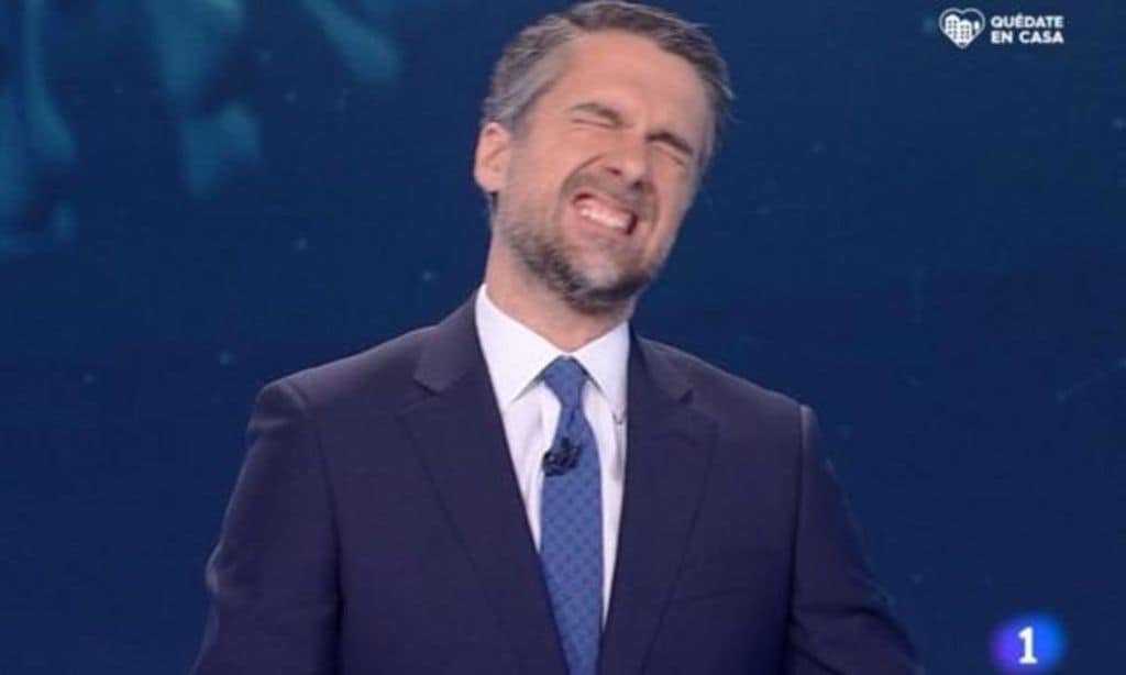 El presentador de TVE Carlos Franganillo se toma con humor su error en pleno directo del Telediario