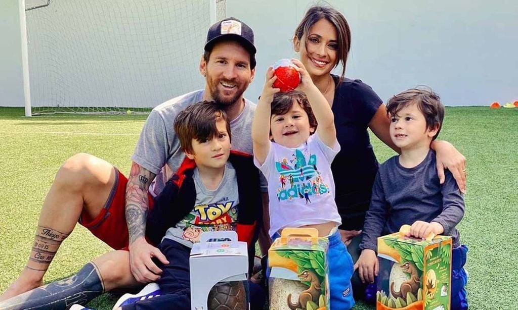 La original Pascua con huevos de dinosaurio de los hijos de Antonela Roccuzzo y Leo Messi