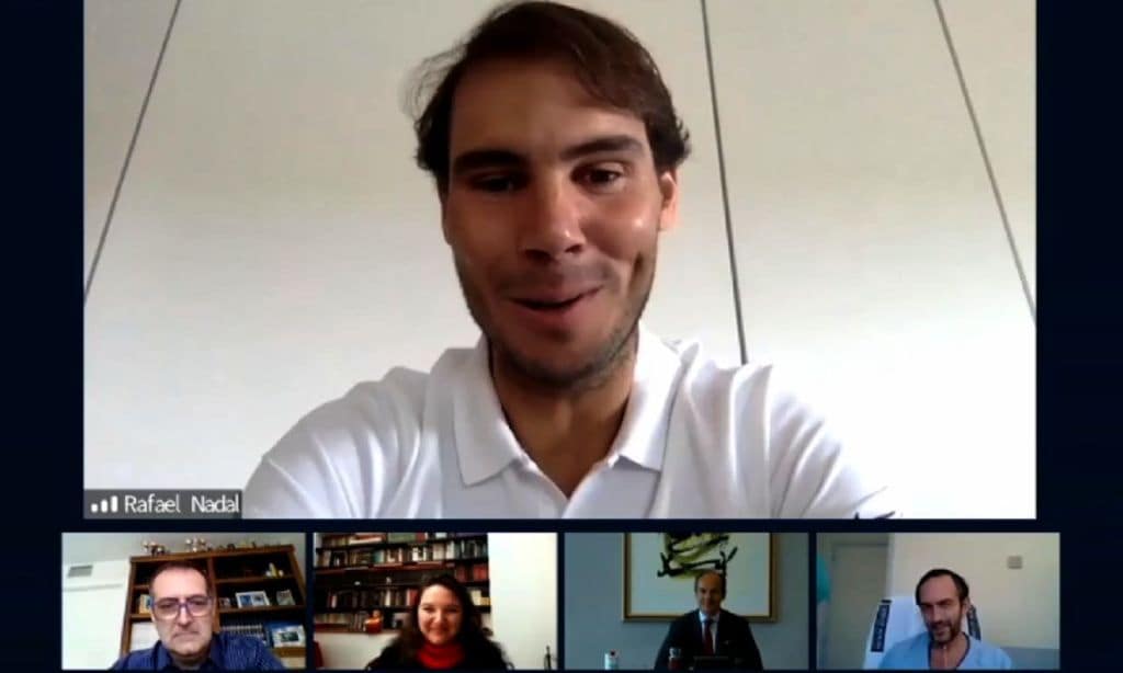 Rafael Nadal anima a los enfermos de COVID-19 con una entrañable videollamada sorpresa