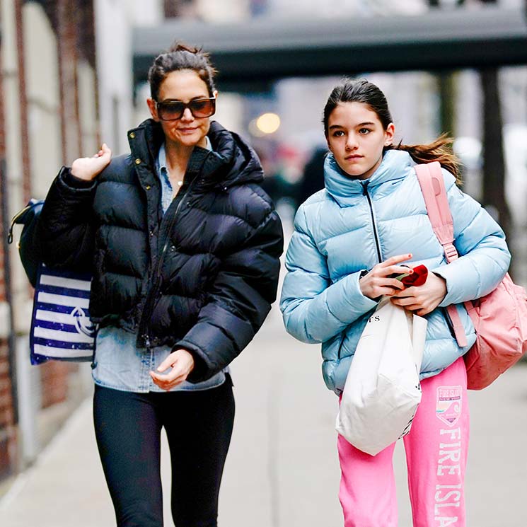 Con una corona de rosas y un photocall casero, así celebra Katie Holmes el cumpleaños de su hija Suri