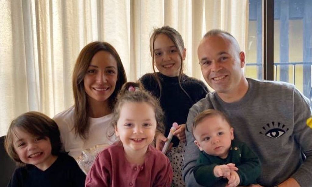 Andr s Iniesta Y Anna Ortiz Protagonizan Un Divertido Baile Con Sus Hijos andr-s-iniesta-y-anna-ortiz-protagonizan-un-divertido-baile-con-sus-hijos