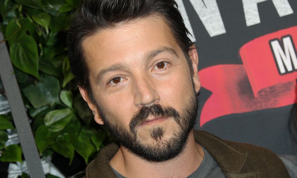 Diego Luna por fin abraza a su hija, que ha superado el coronavirus: 'Significó la vida'