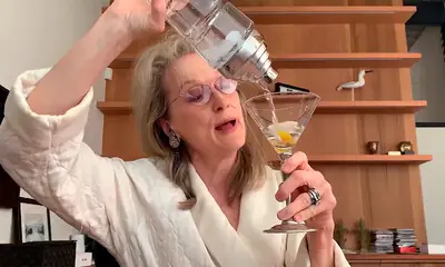 Alégrate el día con Meryl Streep y su simpático homenaje (cantado) a un compañero