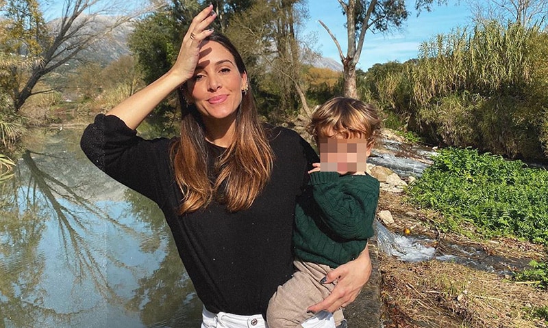 Rocío Osorno da su primer paseo con sus hijos