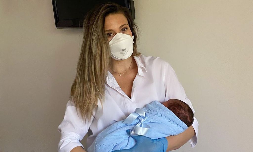 Hablamos con Lorena Gómez, que ya está en casa con su bebé: 'Es un niño muy sano y muy bueno'